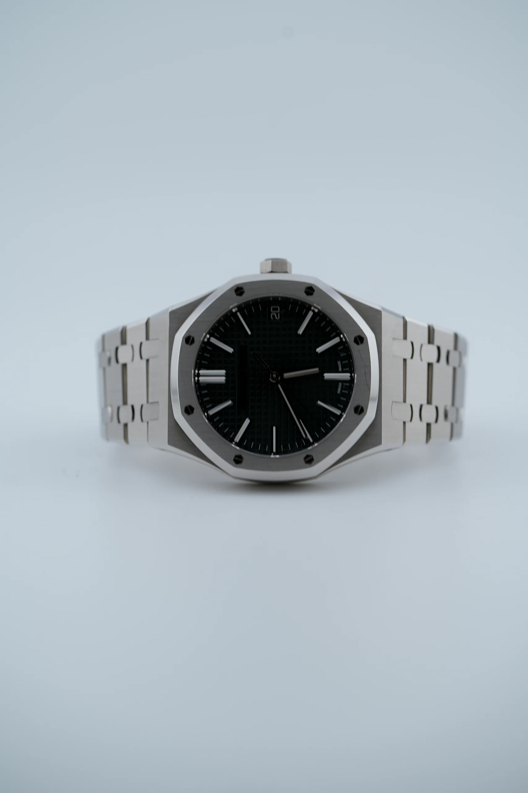 Audemars Piguet Royal Oak Selfwinding Khaki Green 15510ST full front view