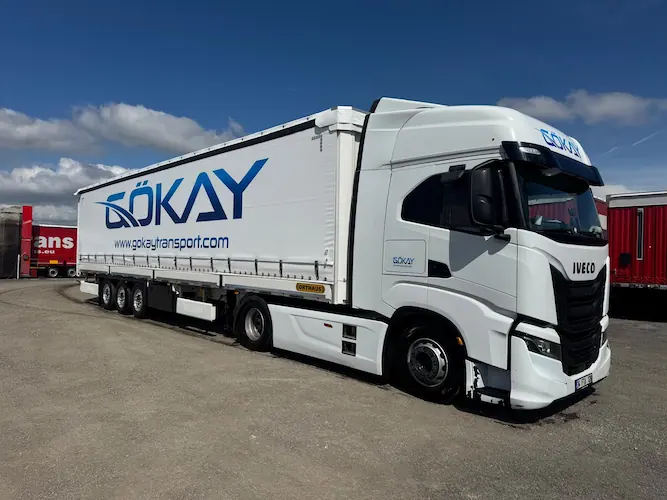 Gökay Transport tırı beyaz