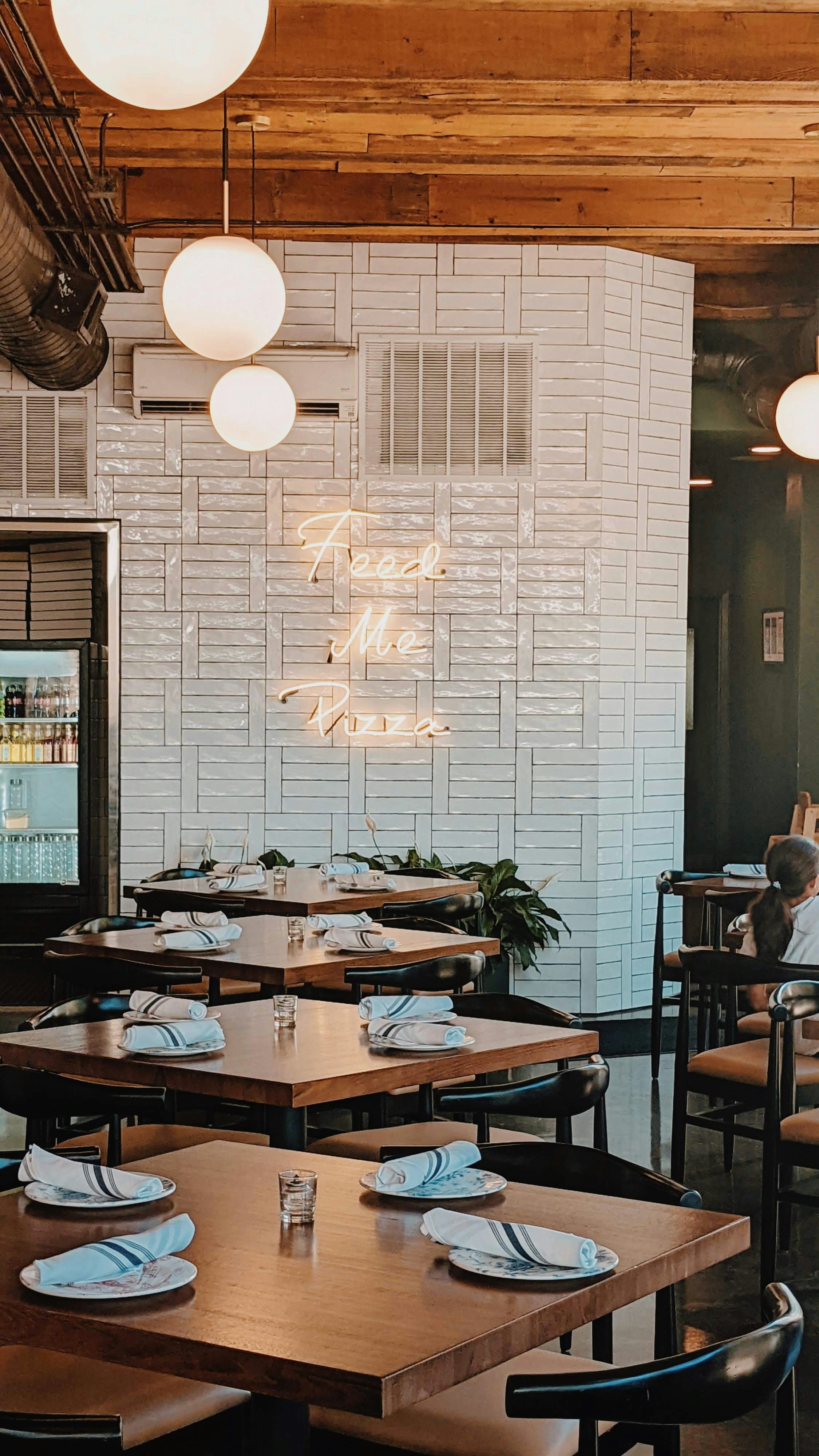 Plan de acción para restaurante con prioridades y seguimiento
