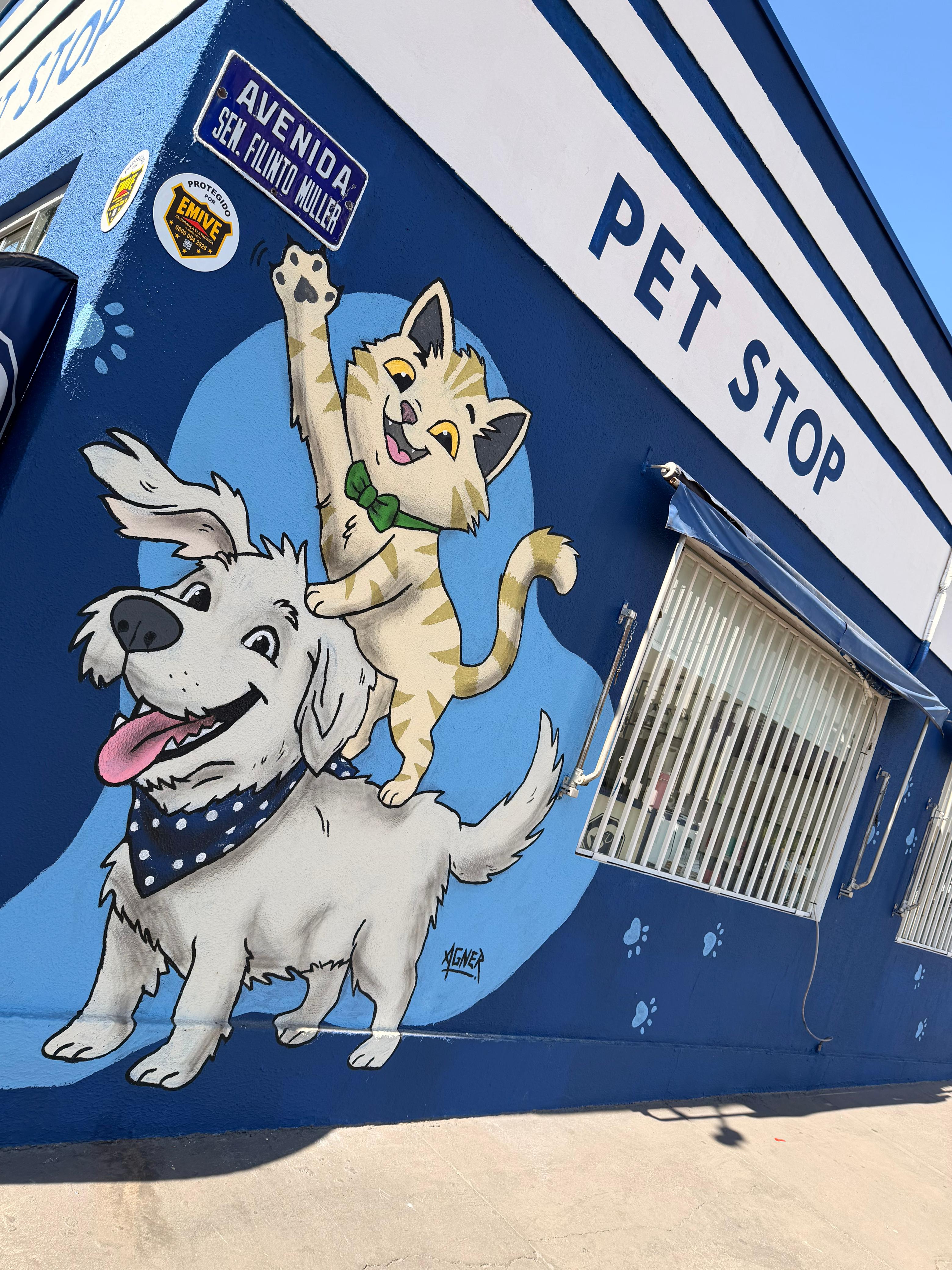 Mural original de cachorro e gato na PetStop