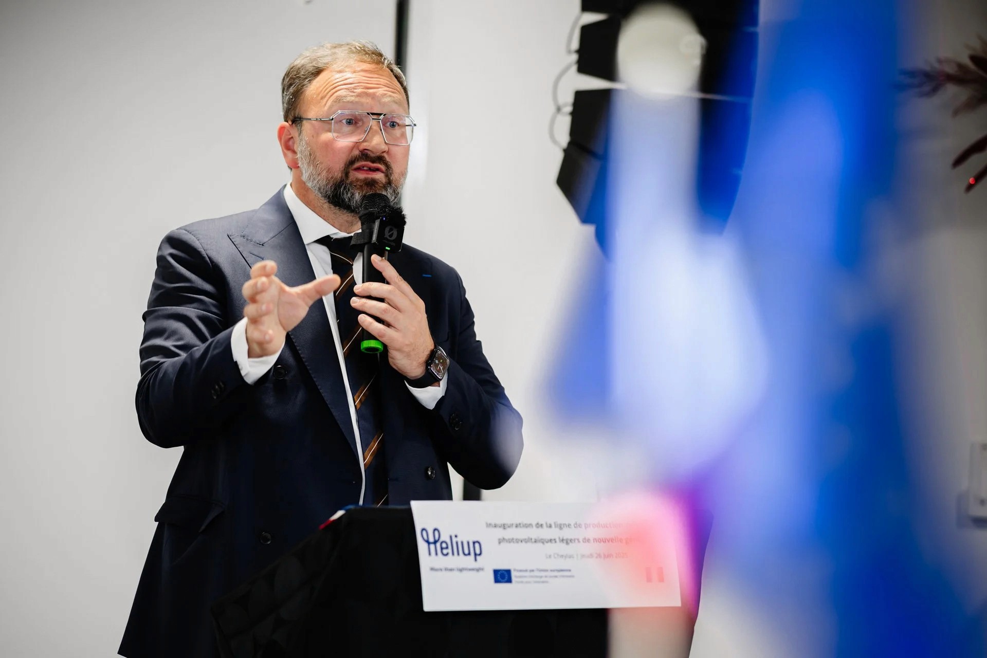 Ministre des relations avec le parlement en plein speach lors des prises de paroles