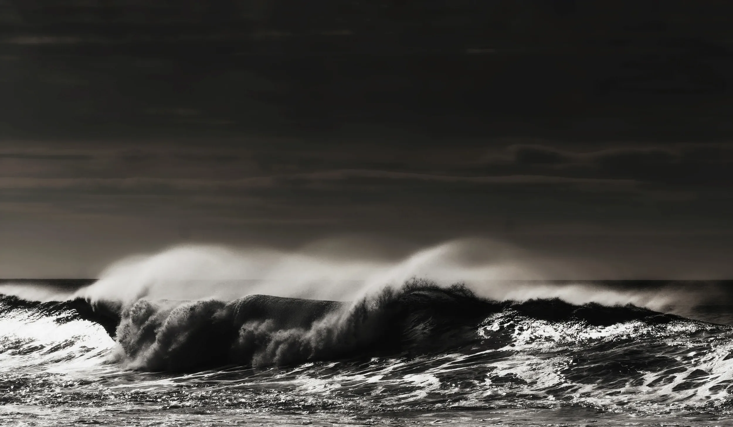Première exposition de Martin Dedron sur l'Océan en noir et blanc
