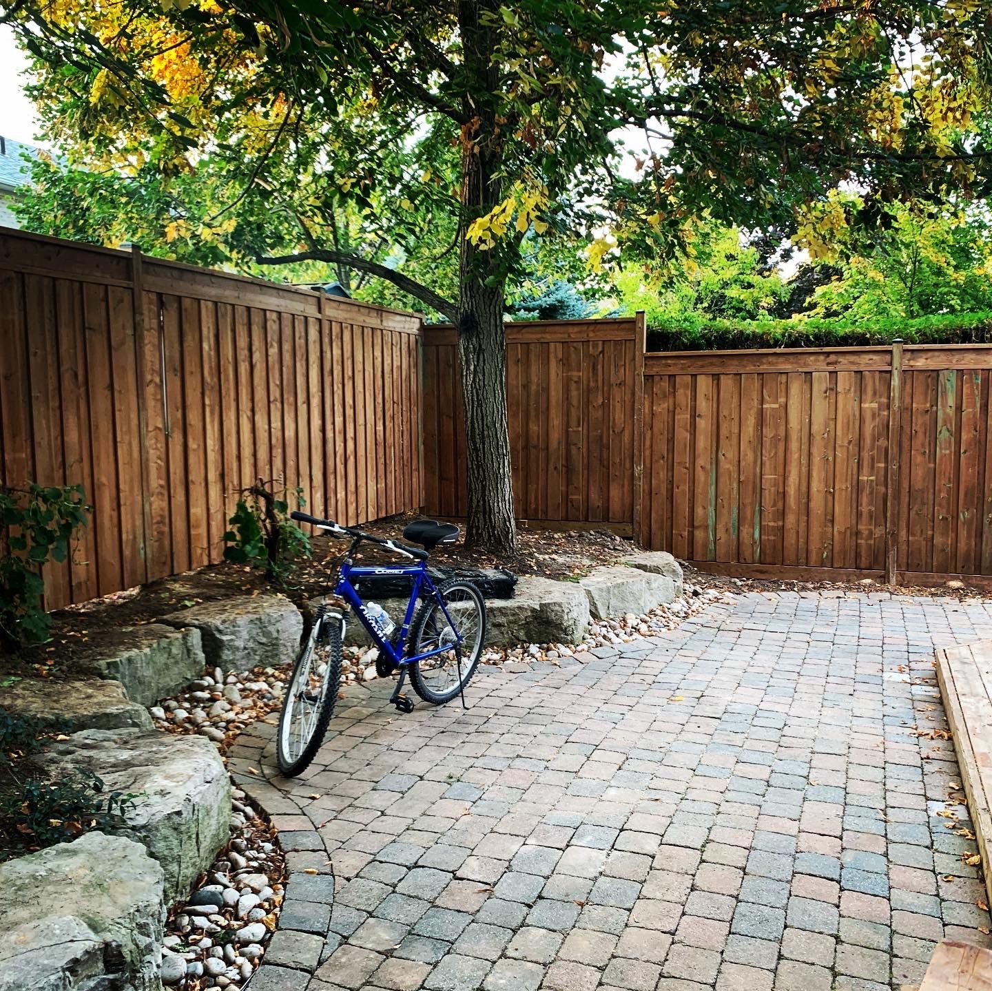 Hamiton Fence Company Hamilton's best fence setters