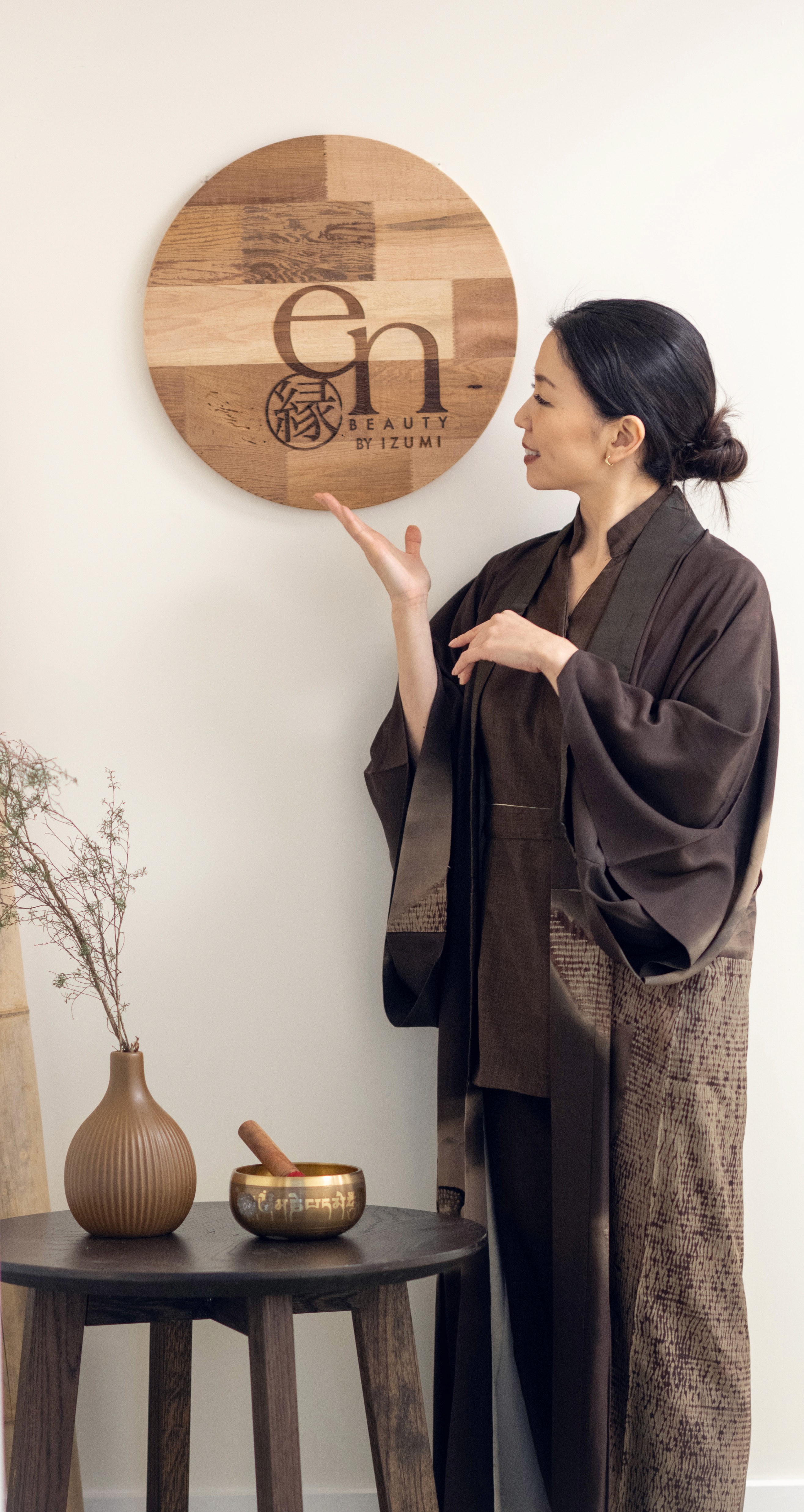 Founder of En Beauty with the brand logo