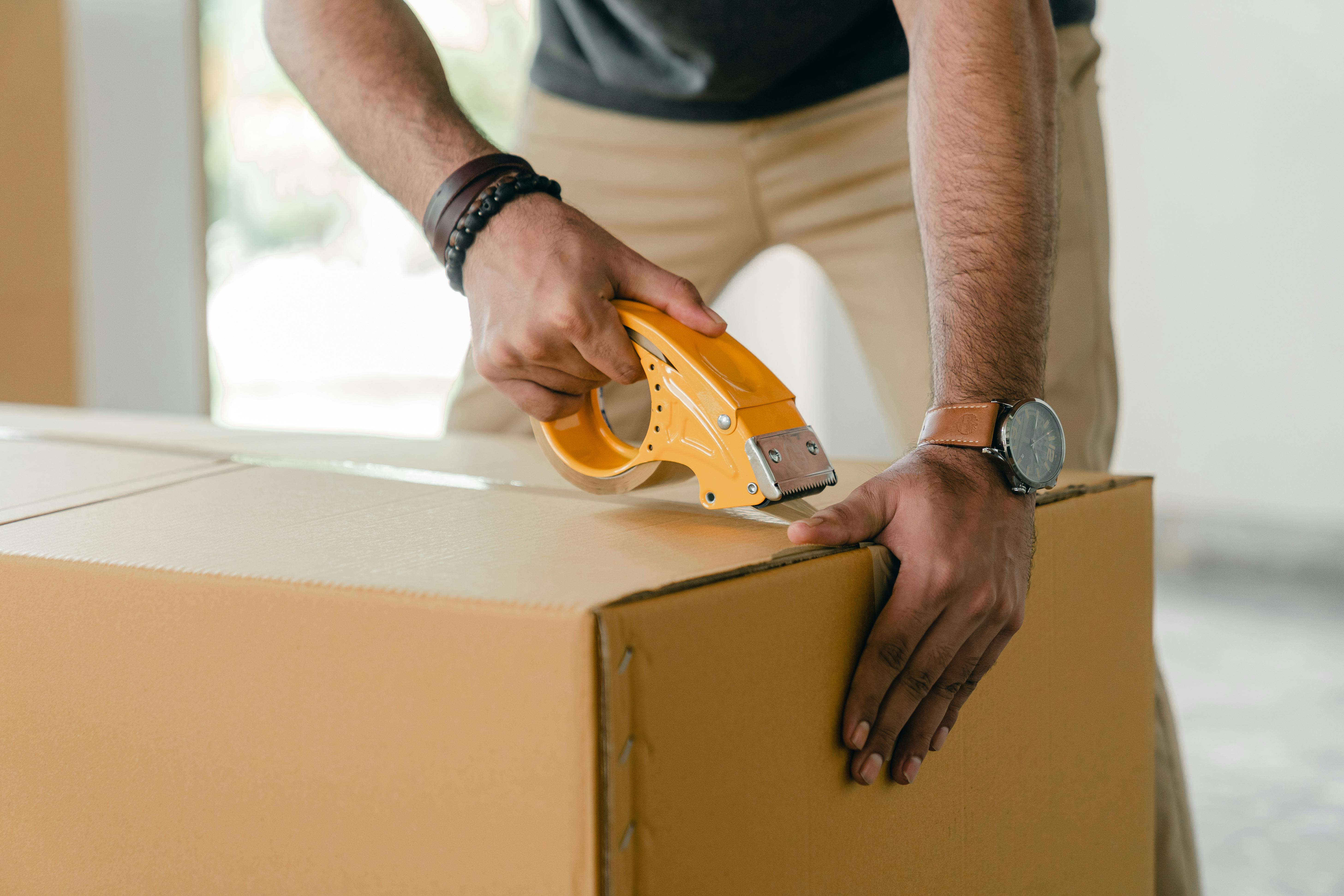 A Professional Gordon Moving & Storage Packing a Customer's House