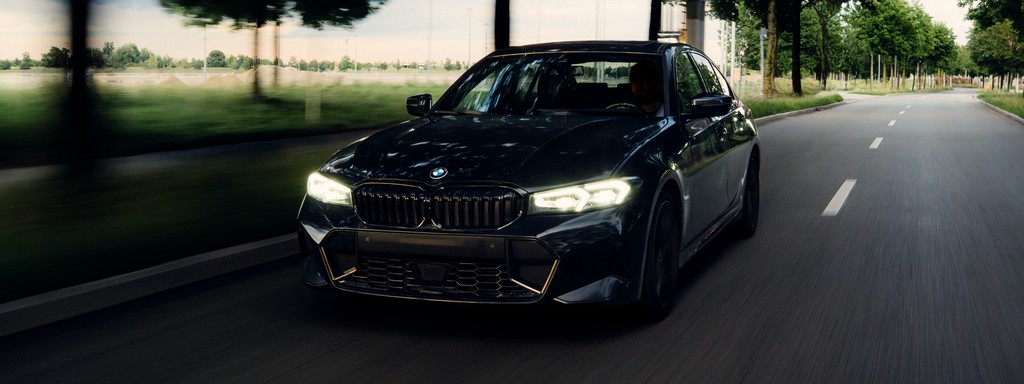 Rolling shot of a BMW 3 Series G20 in motion