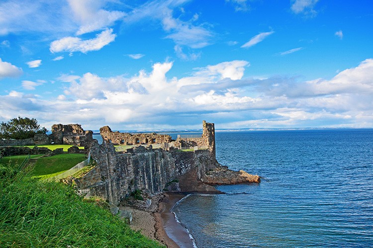 Sunny day at the castle sands