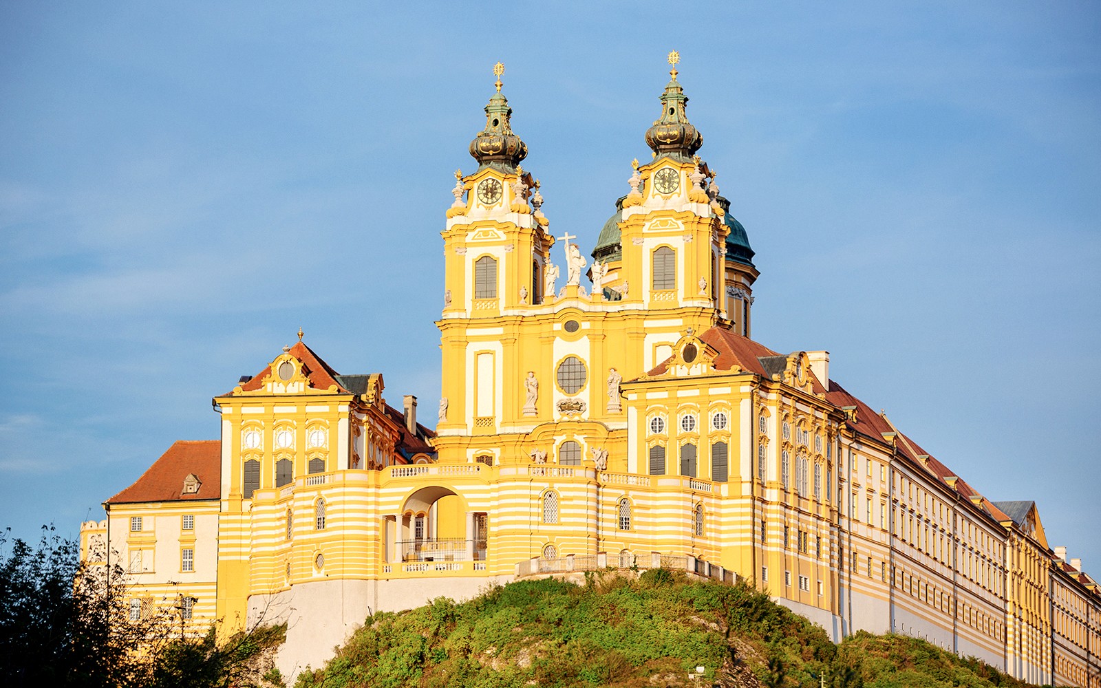 在奥地利瓦豪的梅尔克修道院,观赏的一日游景点。