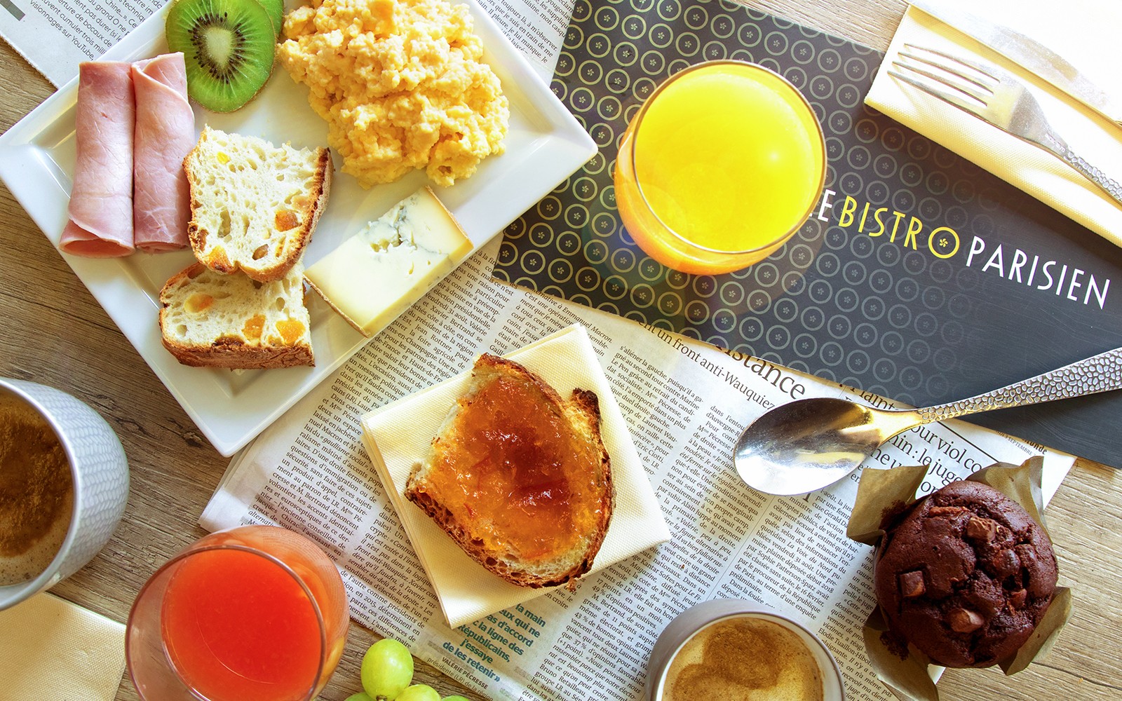 法国巴黎食在桌上小酒馆