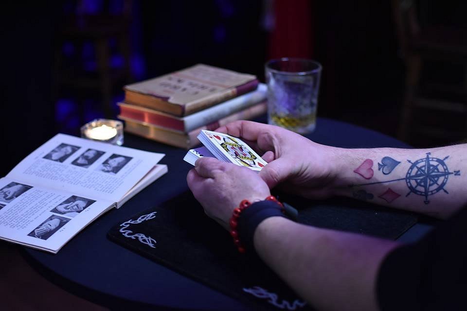 Magic Bar - magic show