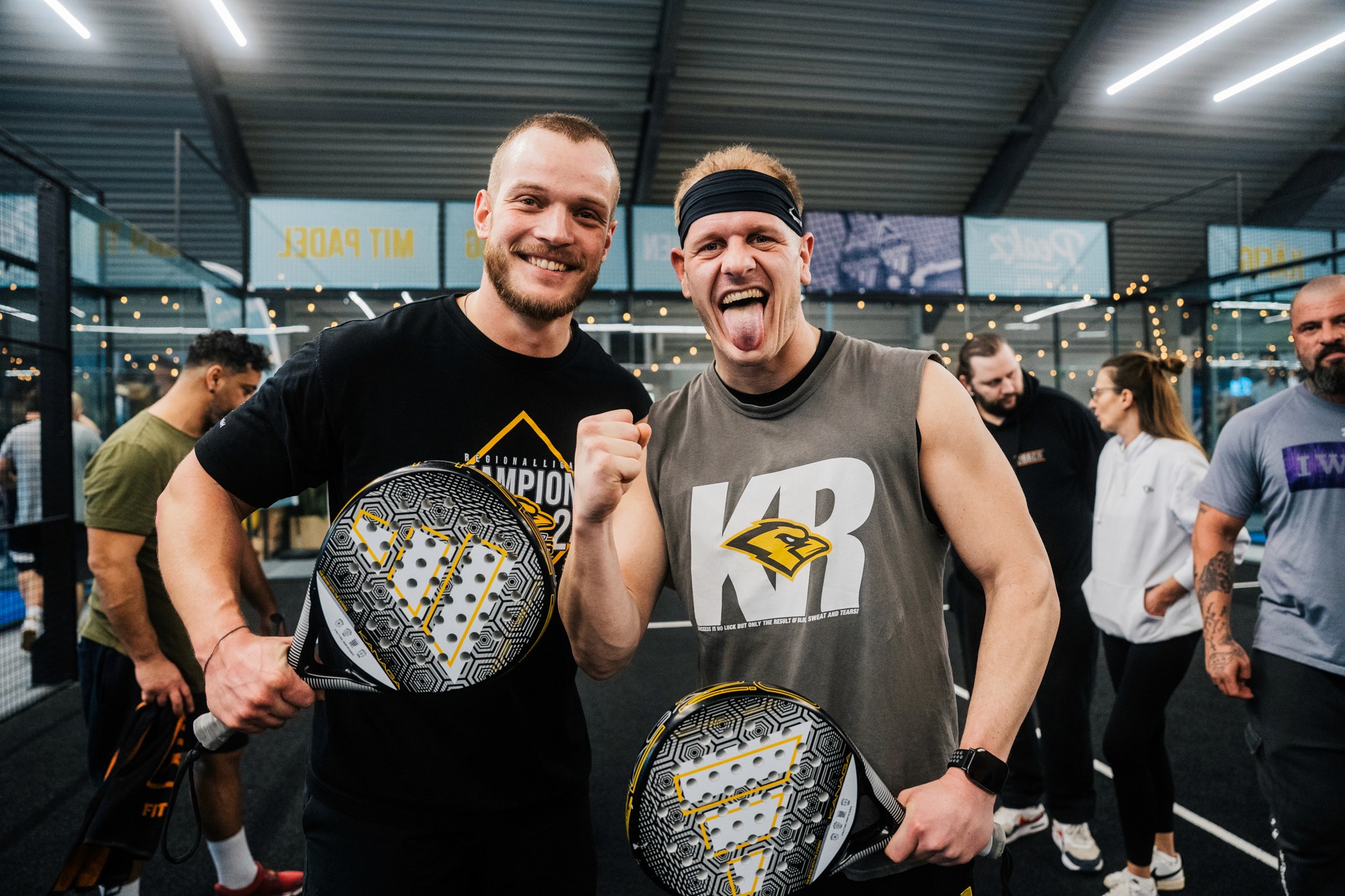 Dennis Storm und Timo Rother feiern sieg beim paddle turnier