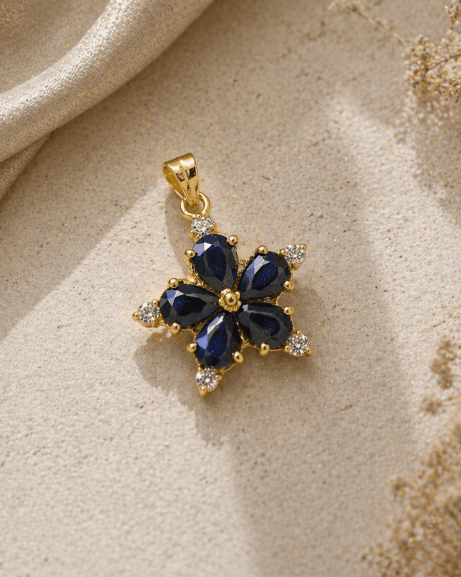 Bloomy Sapphire Pendant