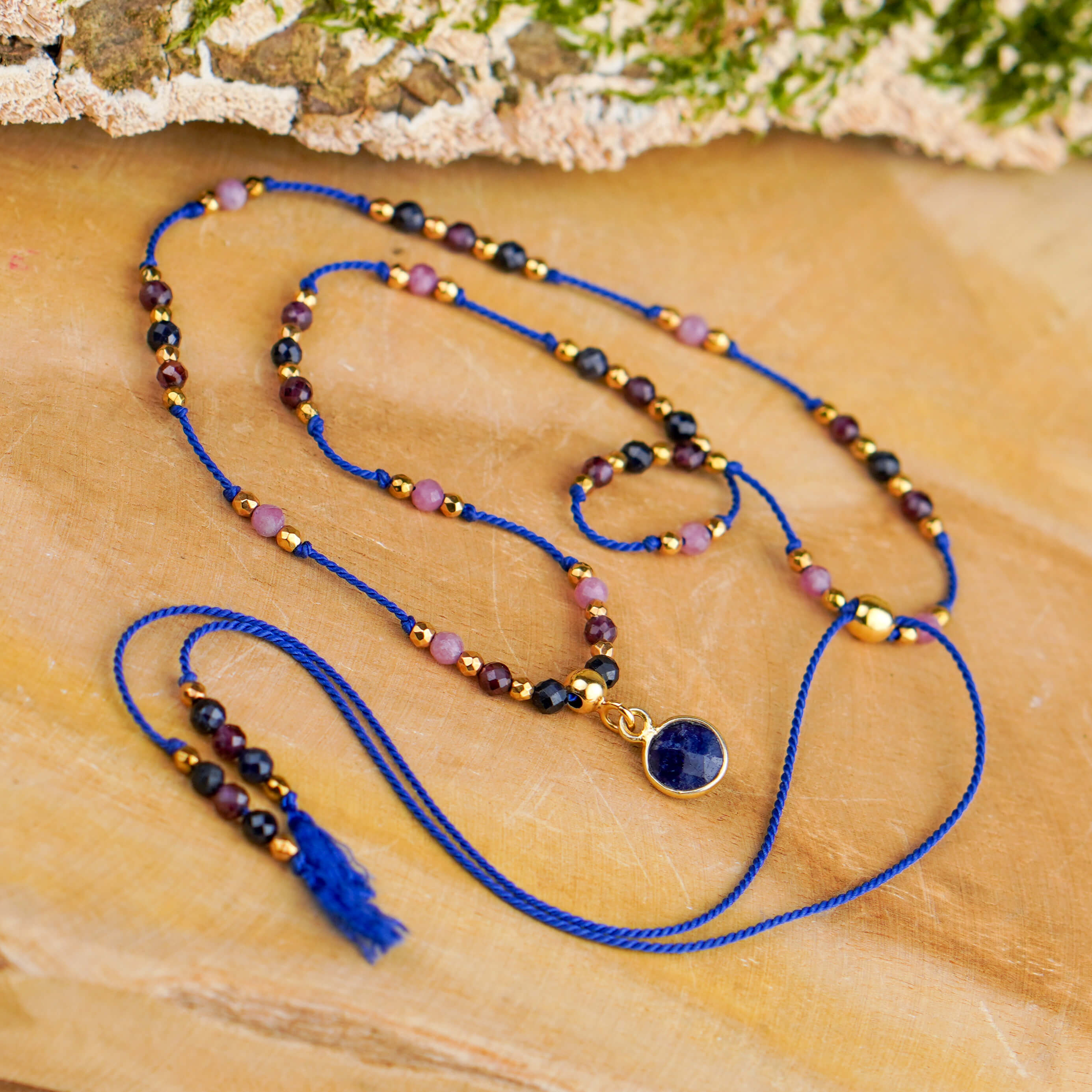 Naszyjnik boho regulowany z szafirem granatem i turmalinem różowym na jedwabnym sznurku