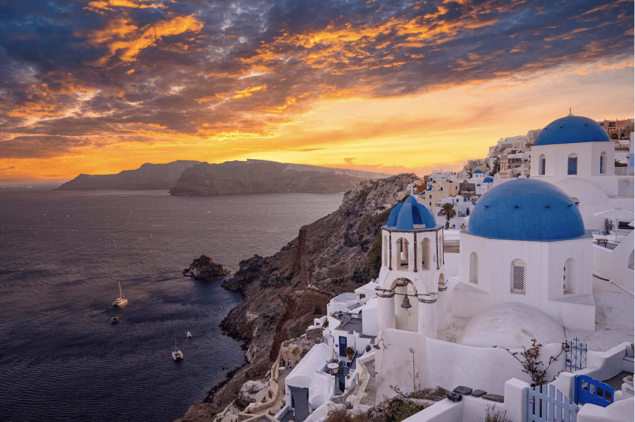 Закат в Ие, Санторини. Source: Kivotos Hotels / Why Oia is the perfect place to enjoy Santorini's sunset