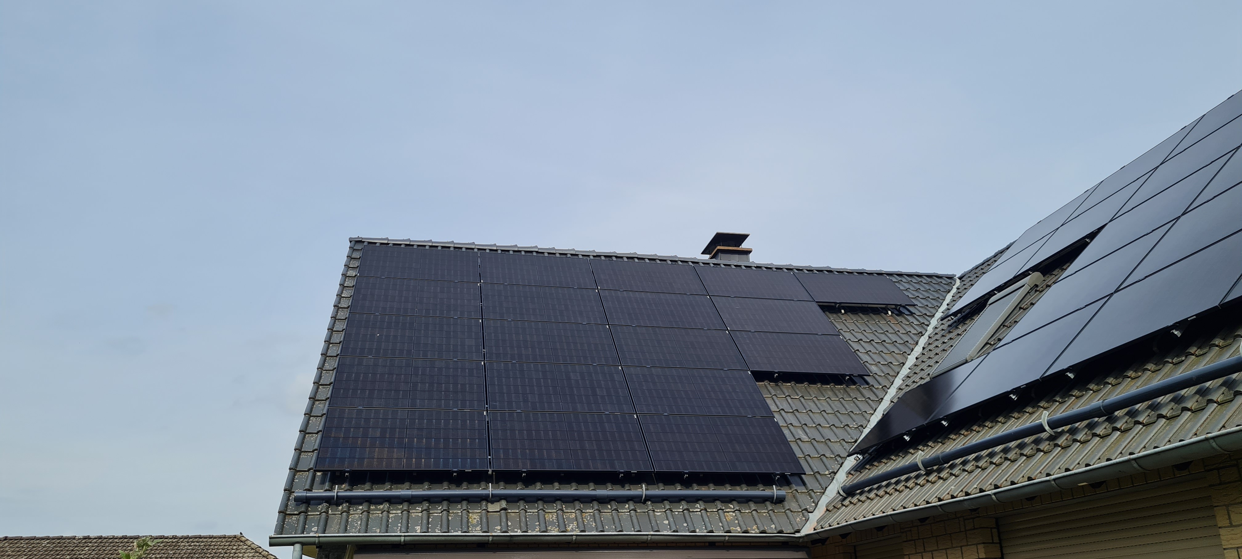 Dach mit PV-Anlage in Wangelnstedt