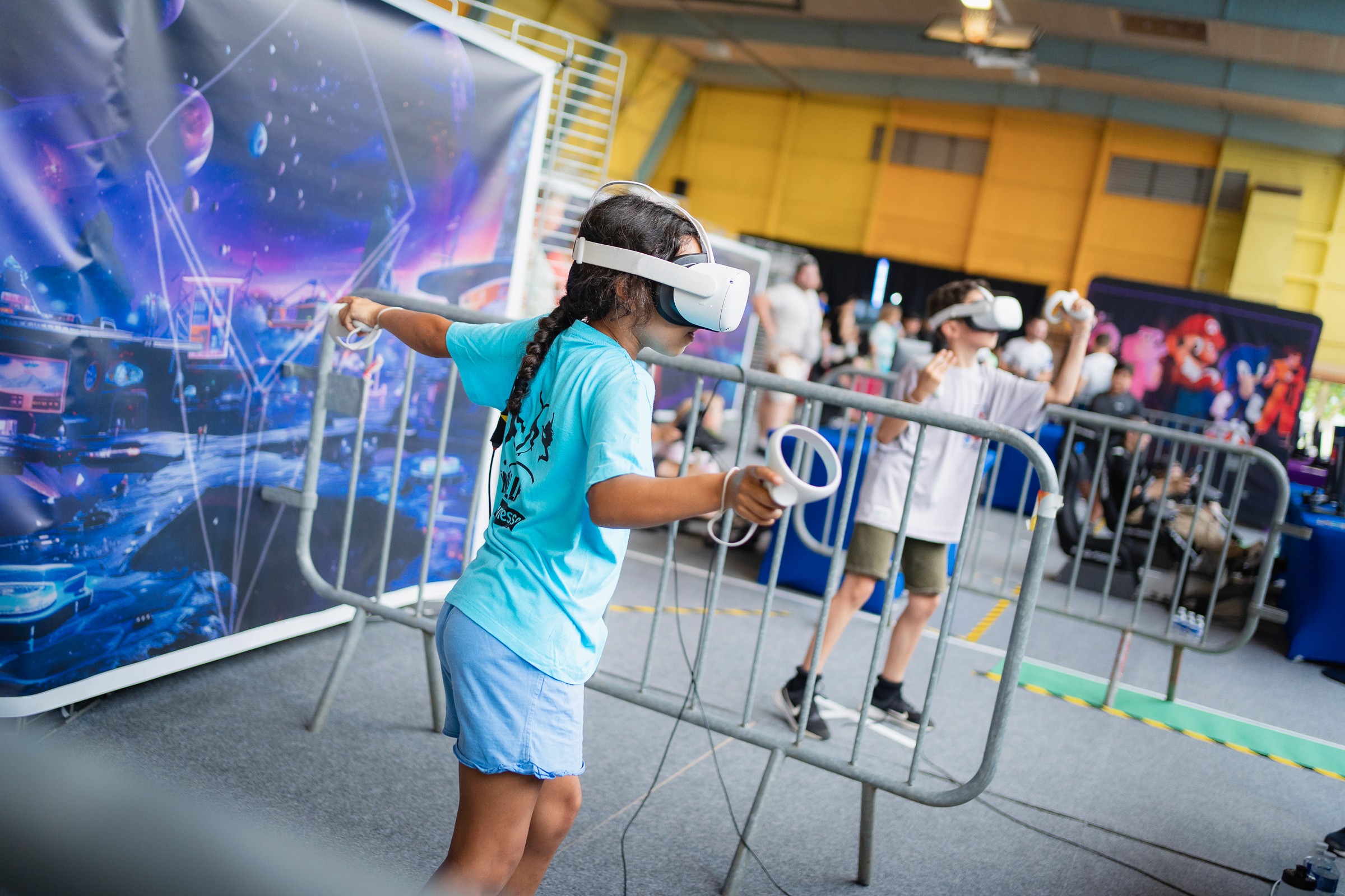 Enfants utilisant la réalité virtuelle