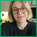 Profilbild von Nora Hayes für Bewertungen zu unserem Promi-KI-Generator