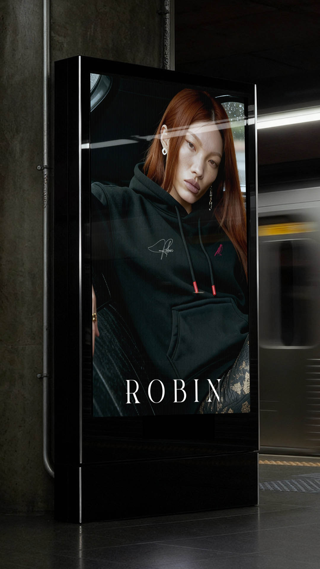 robin-capital-ai-fashion-dooh-woman-subway_train