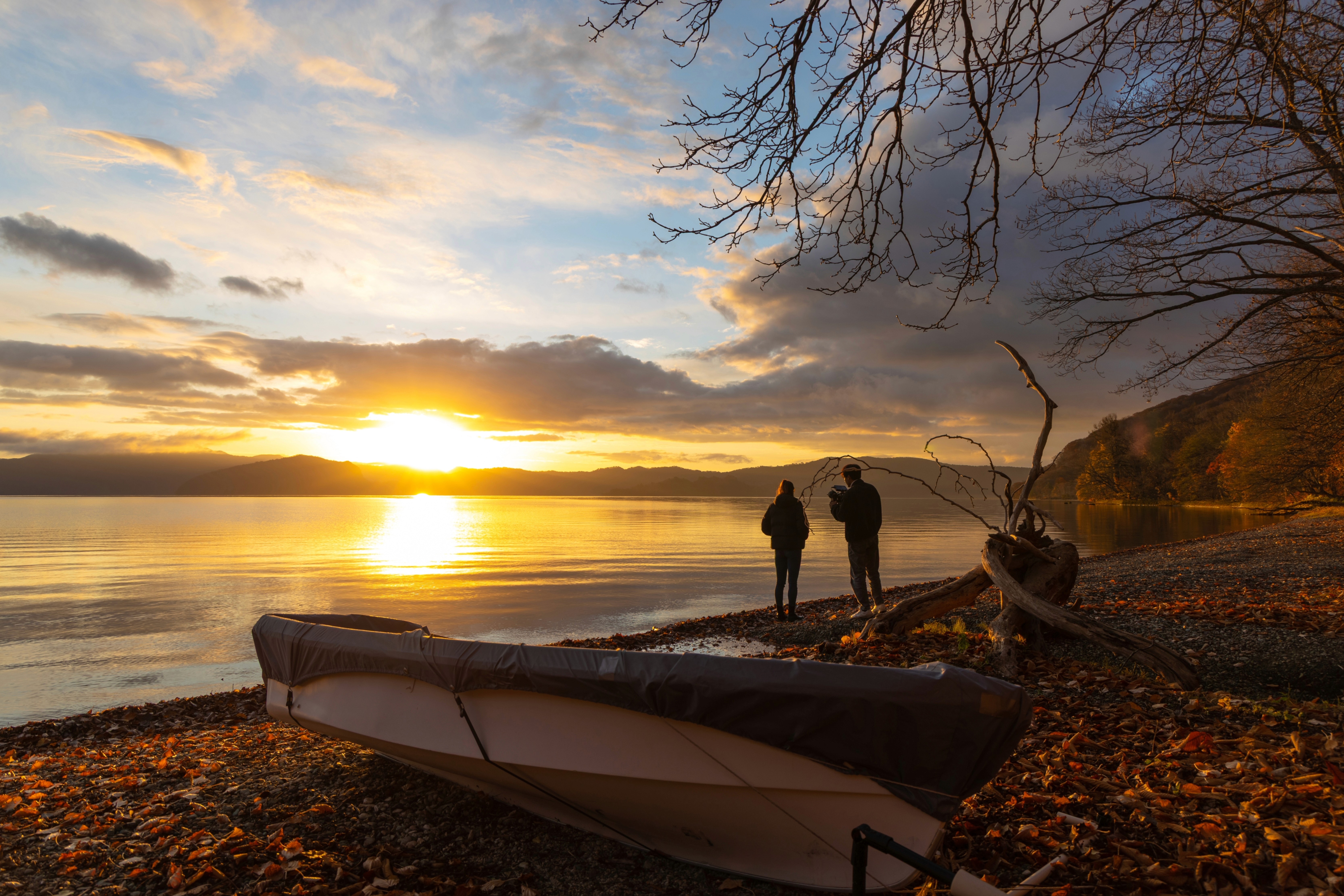 十和田湖で朝日を眺めながらの撮影風景