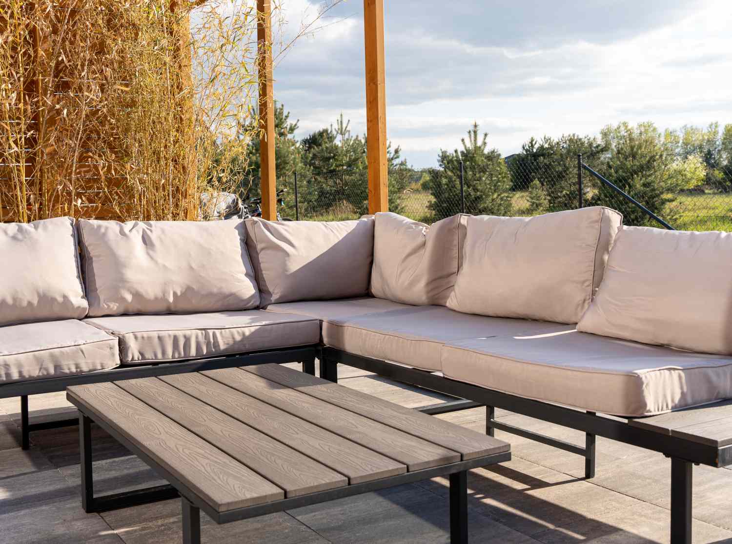 szkolenie w naturze strefa relaksu taras i miejsce do odpoczynku