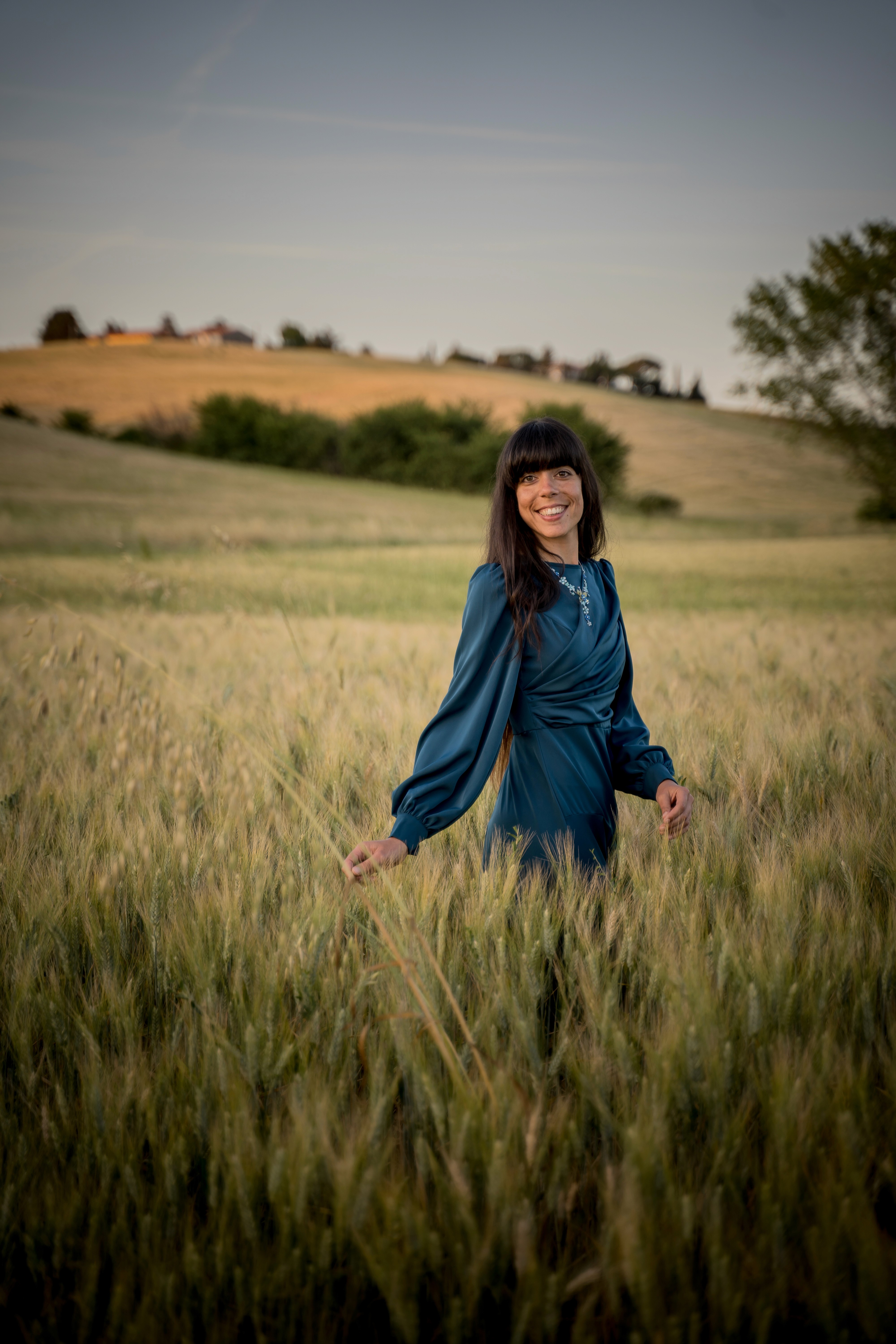 Amelia photographing