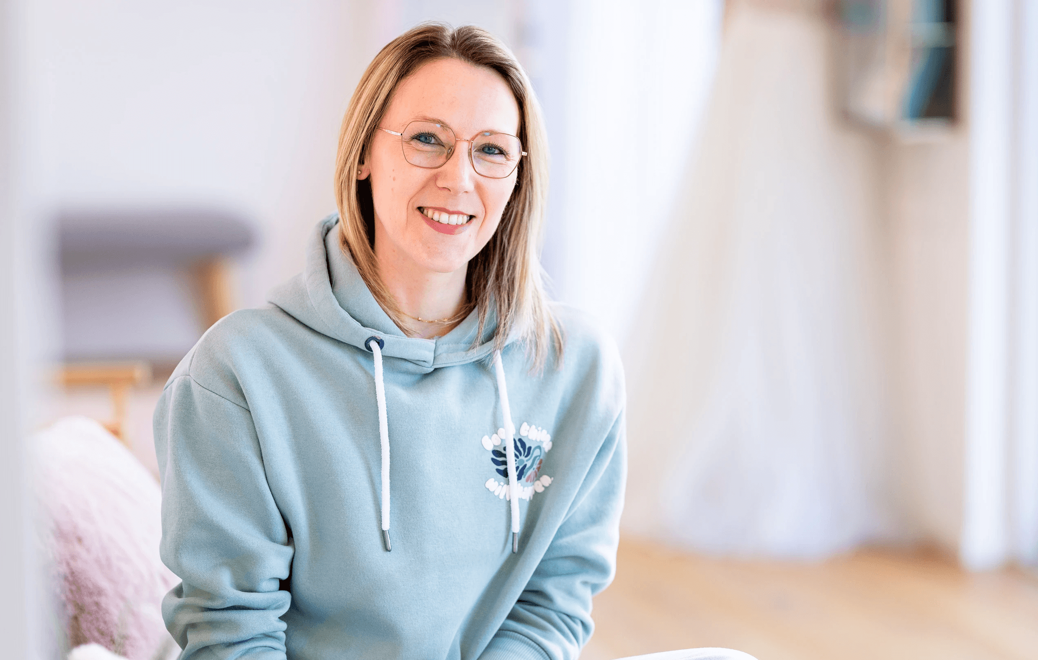 Inhaberin Corinna vom Märchenhaft Bridal Concept Store – deine Expertin für Brautmode und Accessoires