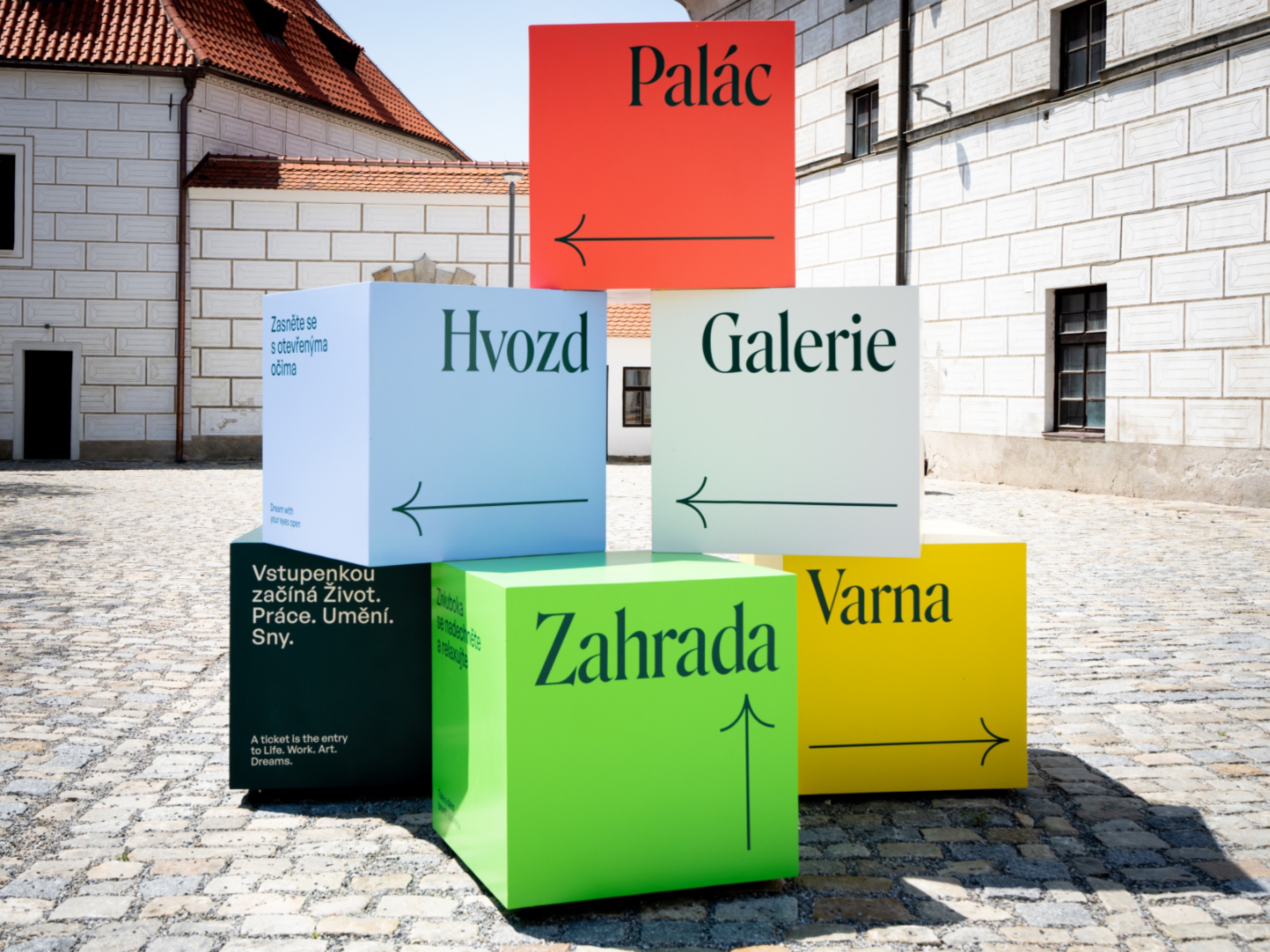 Soutez ceskeho webdesignu, grafickeho designu a vizualní identity Design Bod ocenilo tvorbu grafickeho studia COLMO pro vizualní návrh a grafické práce Porto 1560
