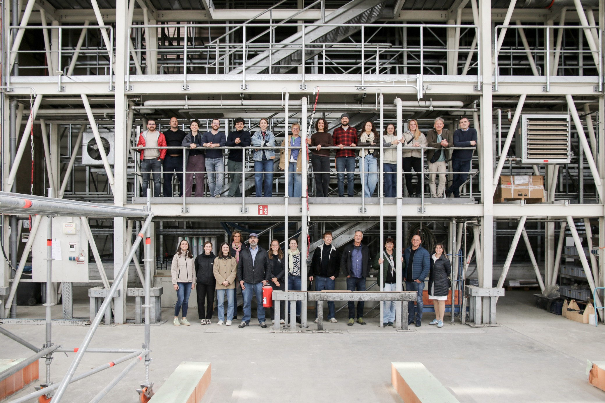 Teamfoto im Werk