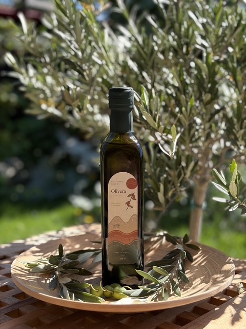 Olivera Mediterranean olive oil bottle