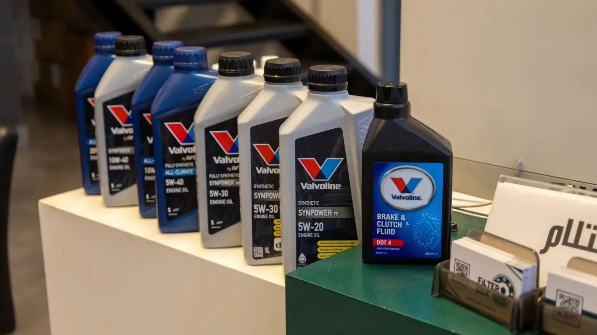 Car maintenance and washed cars