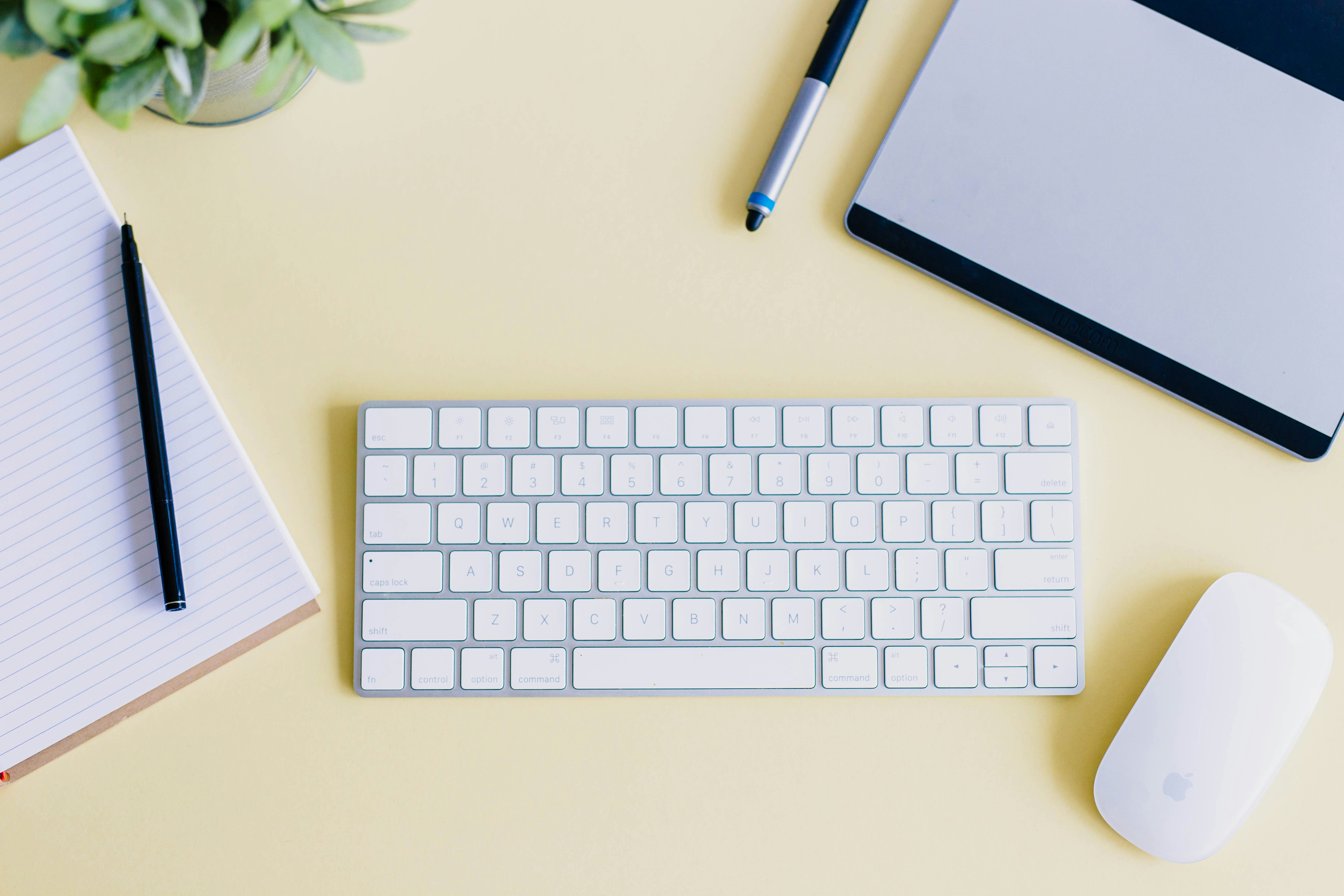 keyboard with notepad - Apple Notes Second Brain