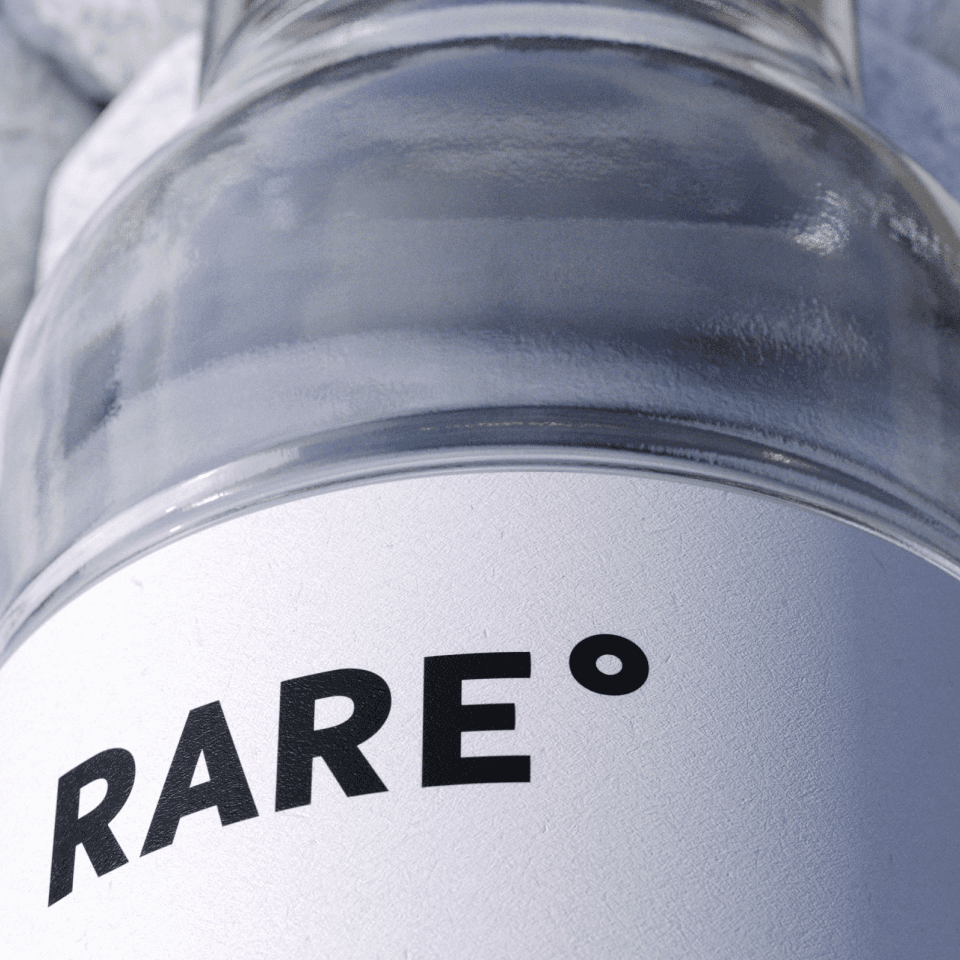 Rare Water Detailansicht – Flaschenetikett im Closeup