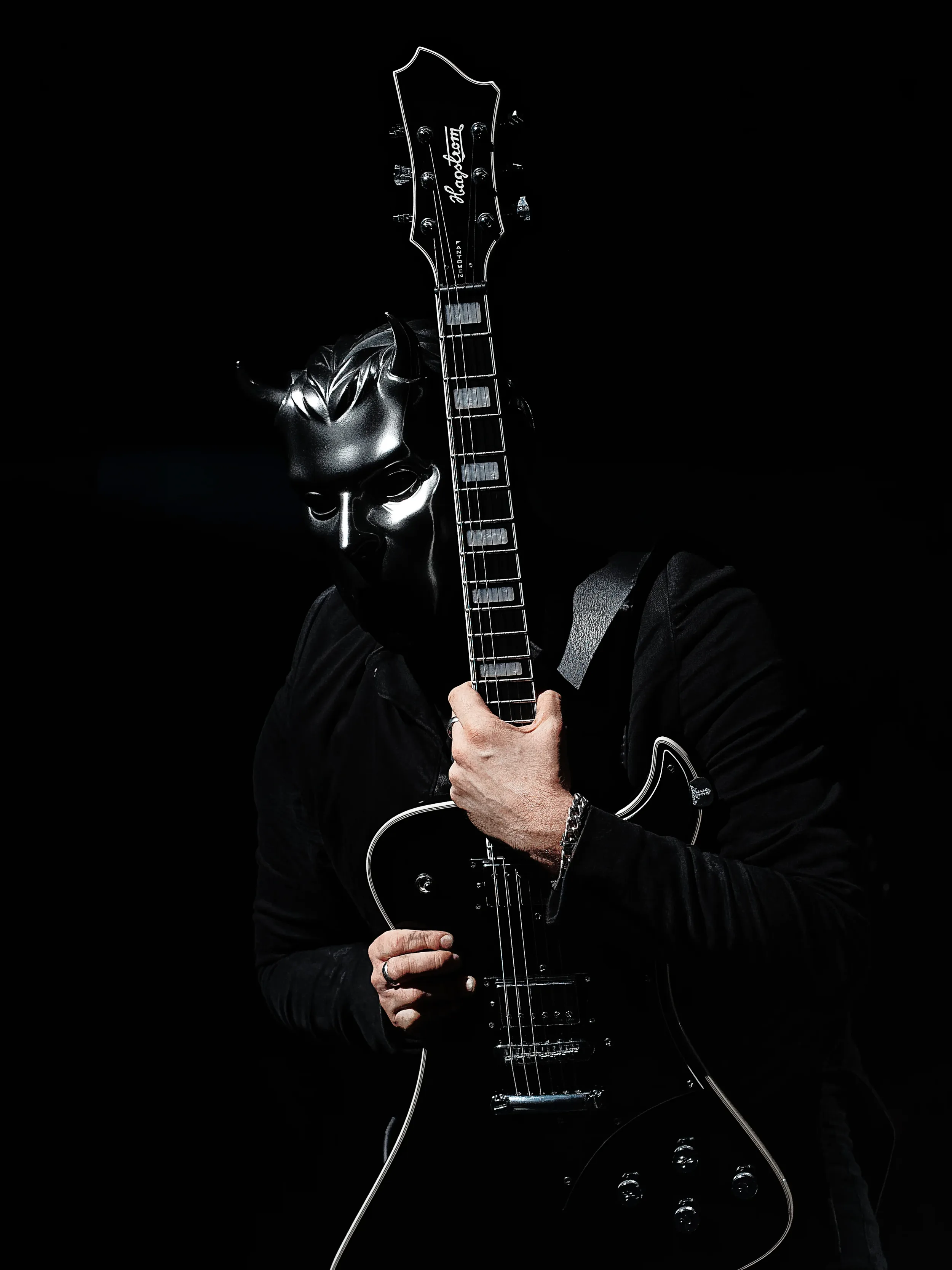 Photographie précise de l'ambiance particulière du concert de Ghost, groupe de métal suédois