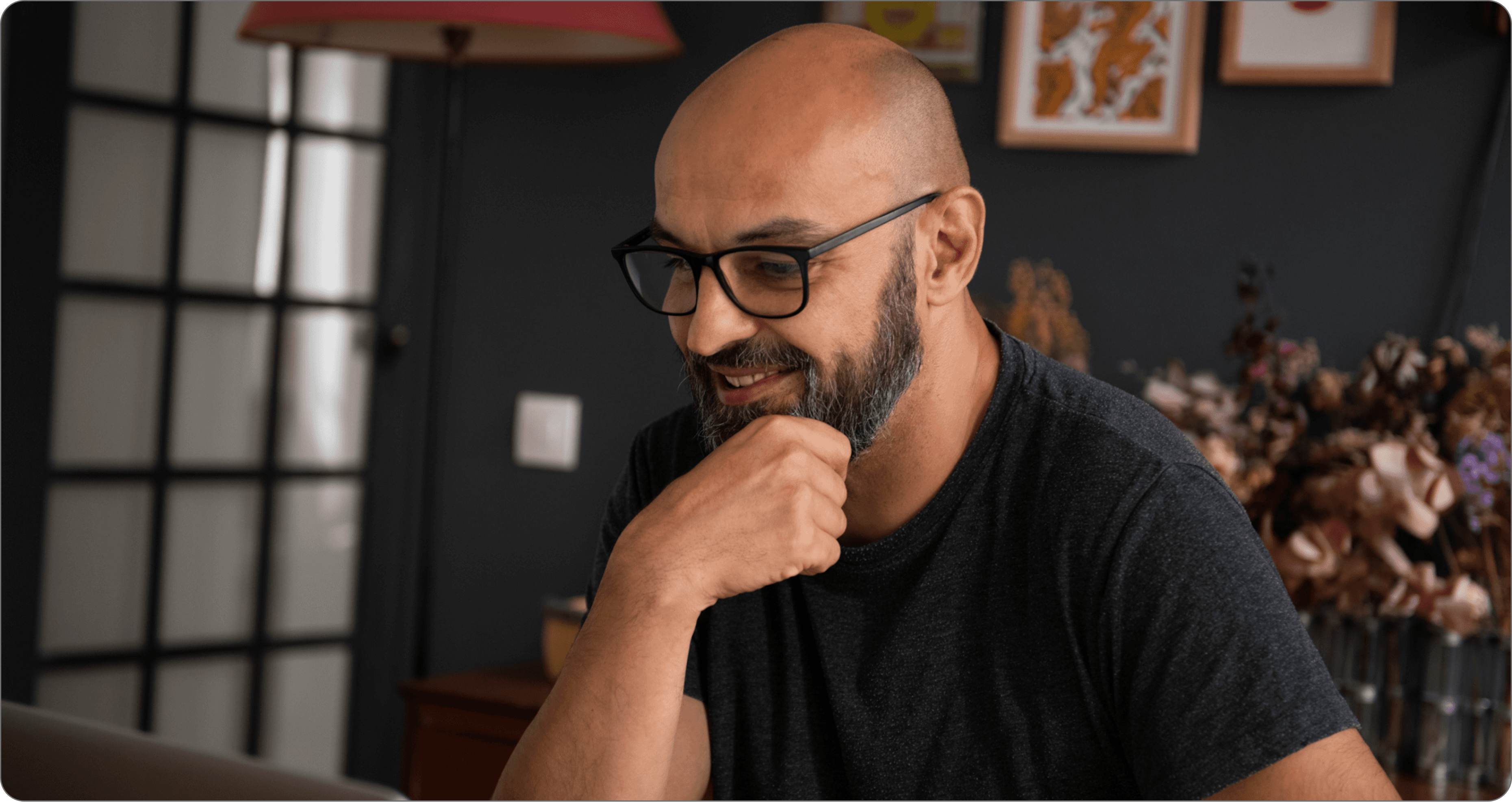Designer d’interfaces digitales (UX/UI) expérimenté, concentré sur un projet de conception centrée utilisateur.