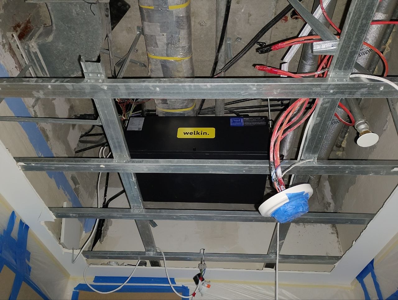 Dehumidification equipment and duct arrangement at Oceana Residence during DENAIR work