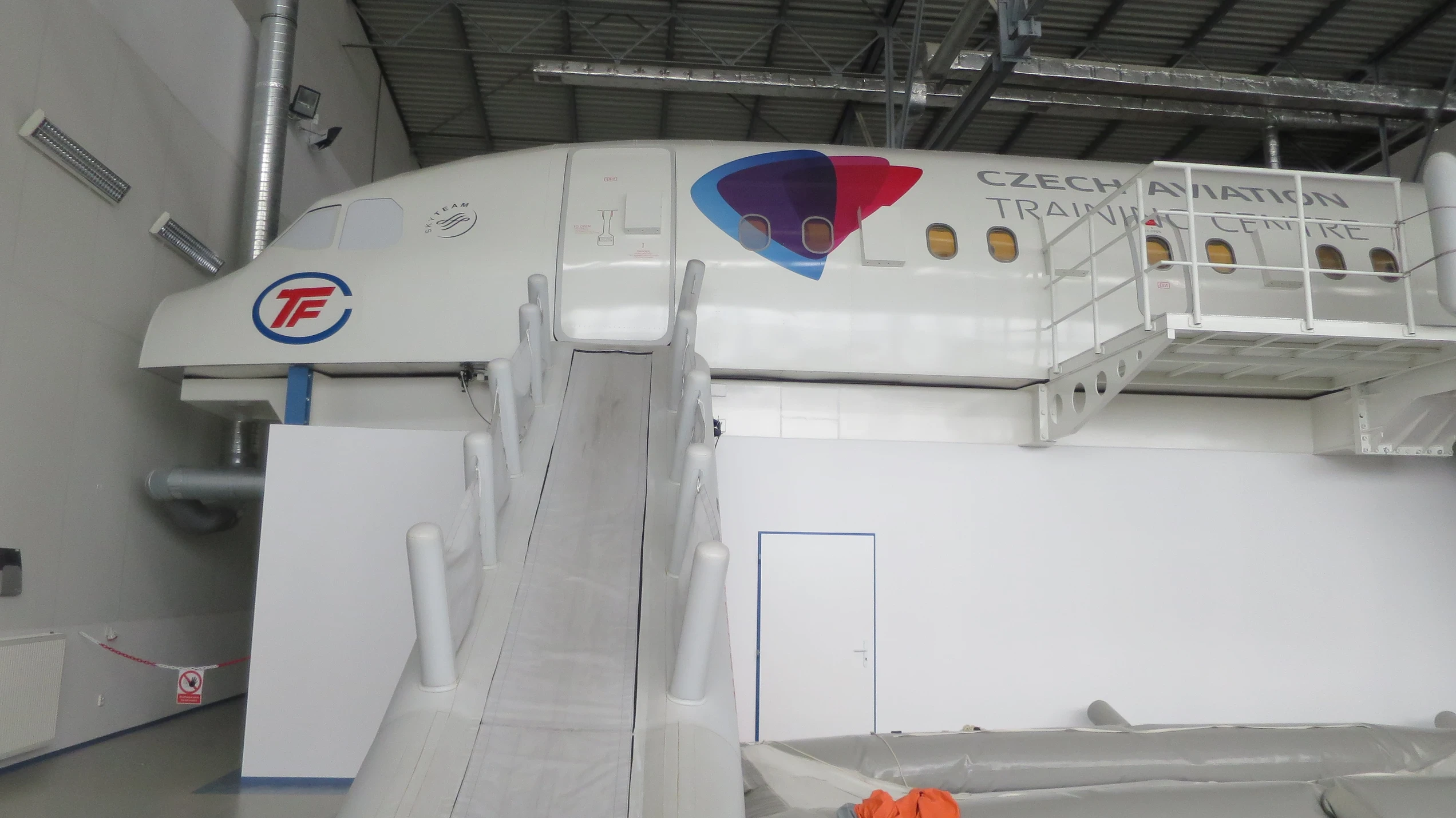 A320 Cabin Emergency Evacuation Trainer