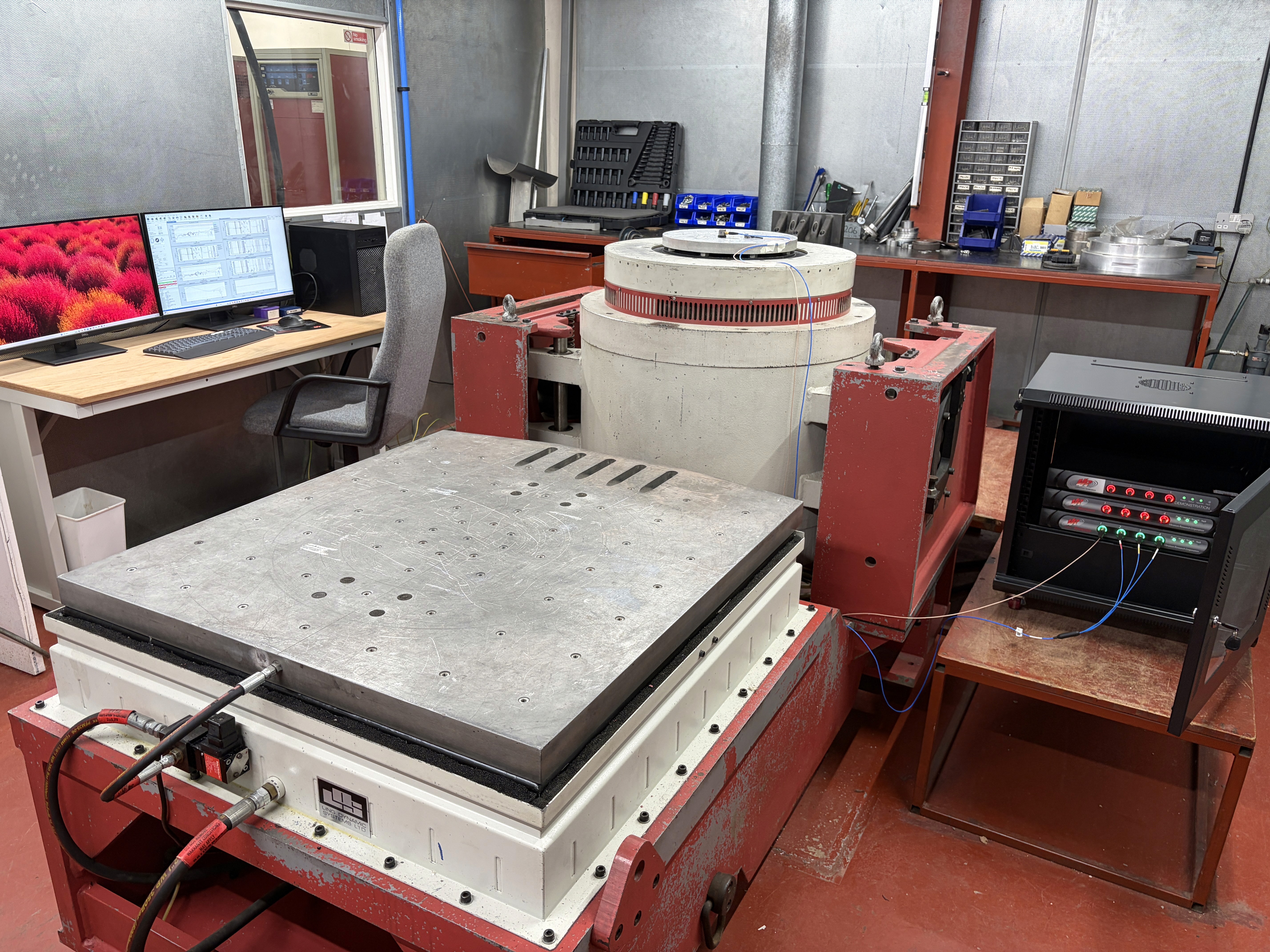 SLICE Micro data acquisition unit wired for vibration field testing – DTS