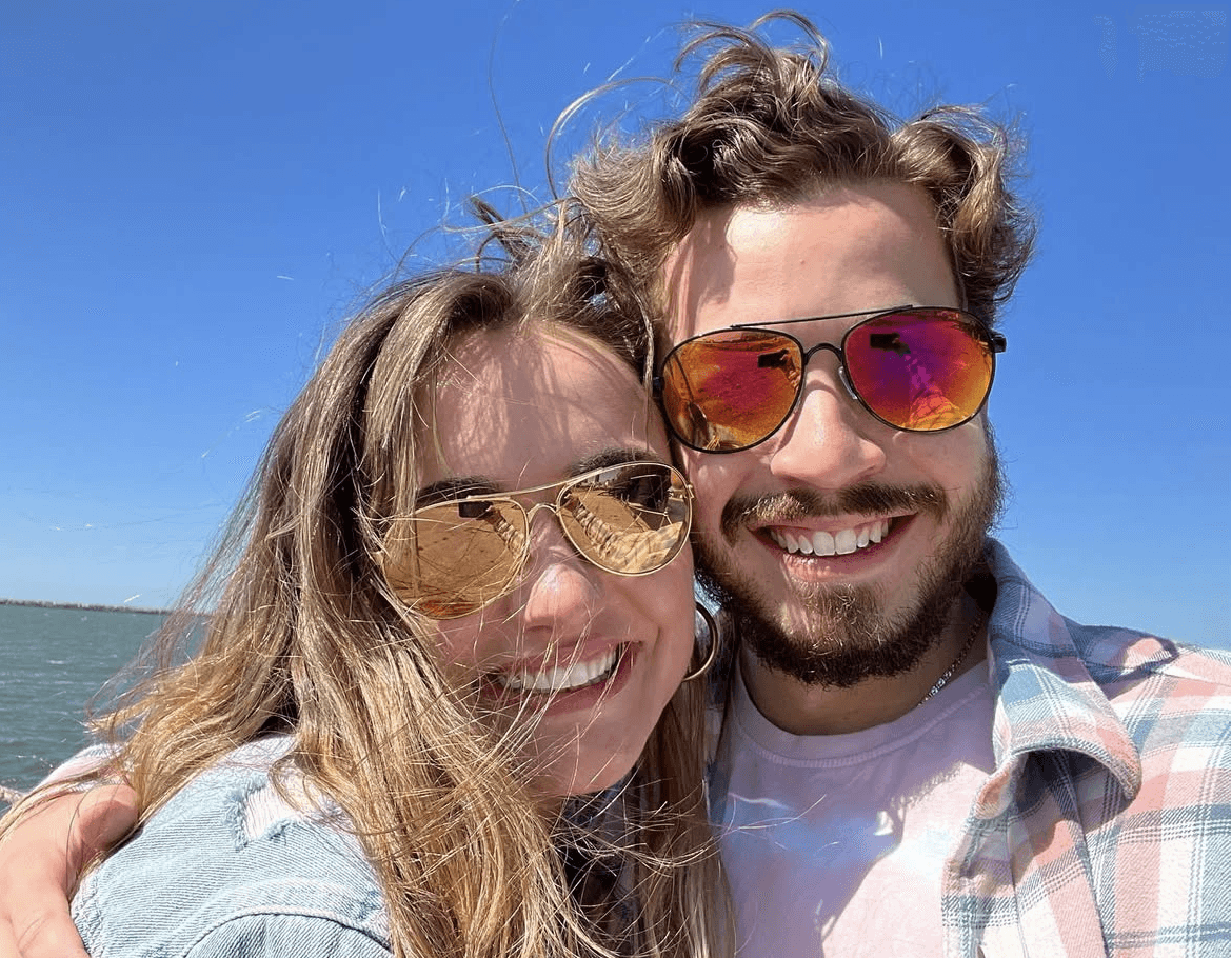 woman on focus photography