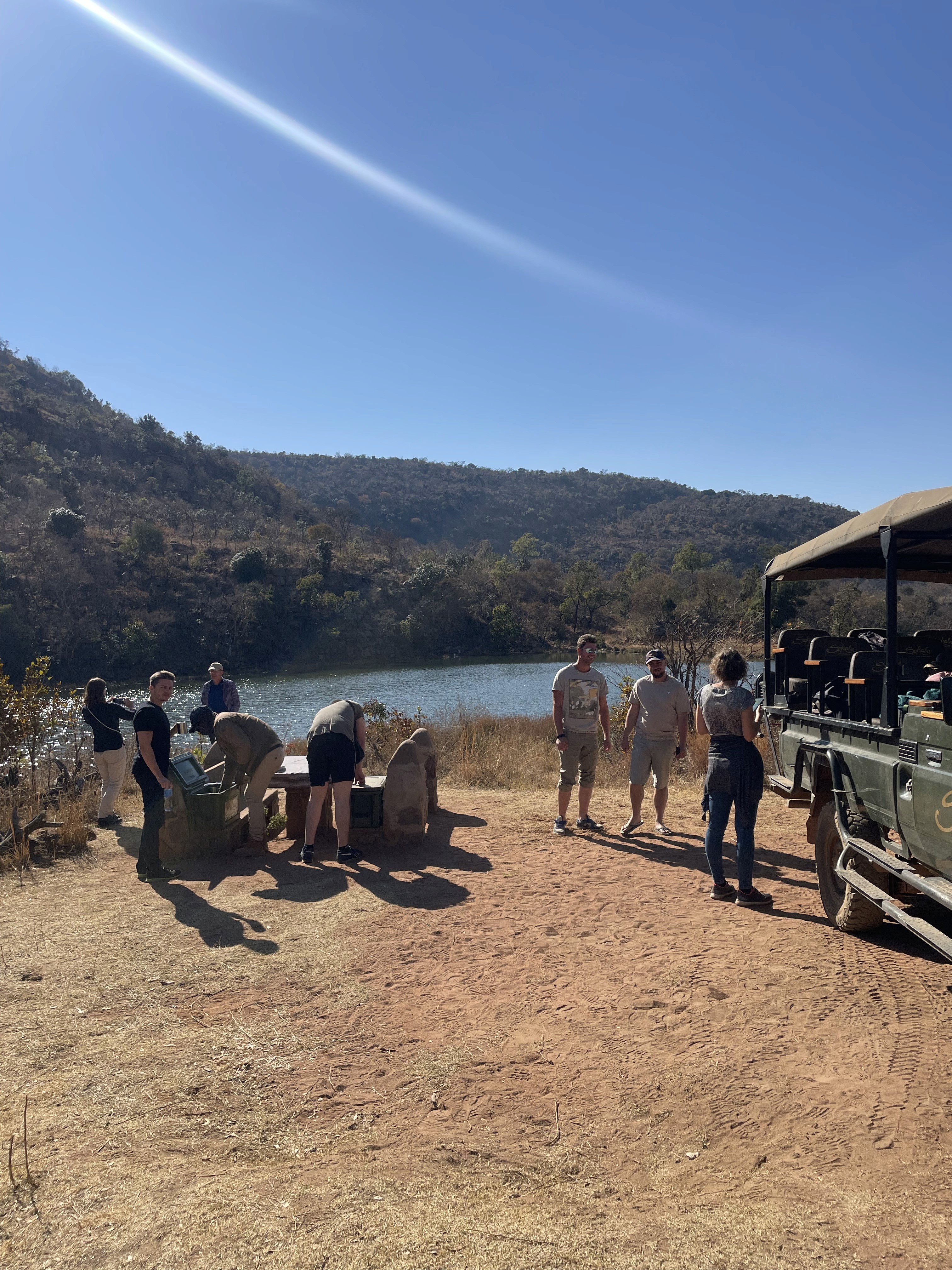 personnes en pause safari