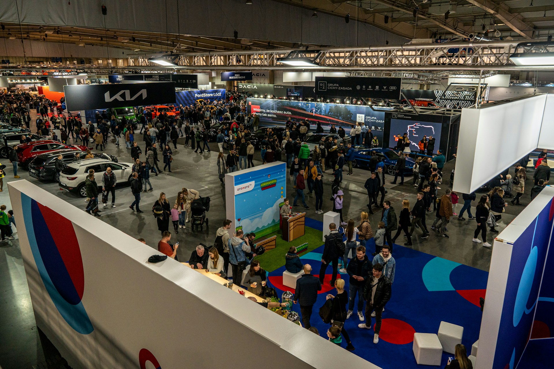 custom exhibit design services, trade show booth fabrication, experiential marketing exhibits, modular exhibit systems, exhibit program management, exhibit builder Las Vegas, trade show logistics, booth installation services, Circle Exhibit, booth design