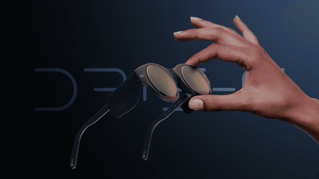 Heroshot of Dris-T in the hand of the user.