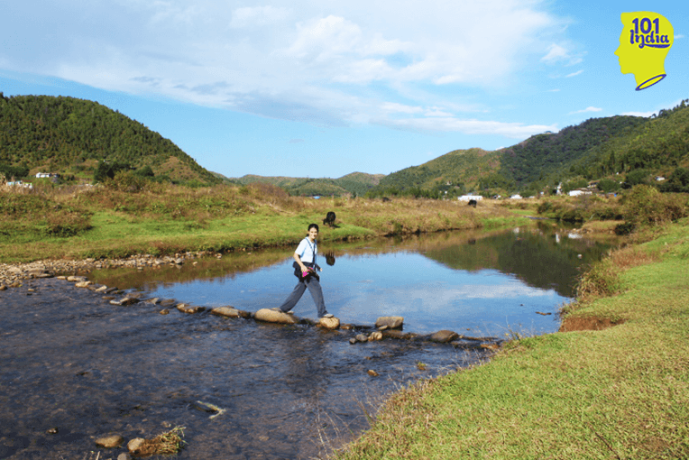 Crossing a stream