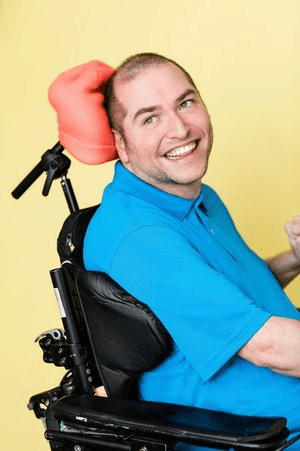 Headshot of Andrew Gurza