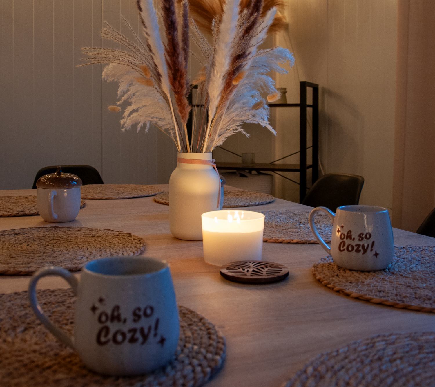 Kameralna strefa relaksu w Niedźwiedzia 25 – świece, ciepłe światło i spokojna atmosfera po treningu personalnym