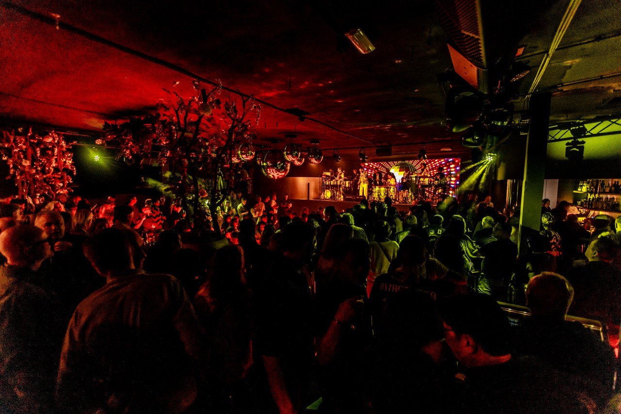 woman scrolling through content on her iphone