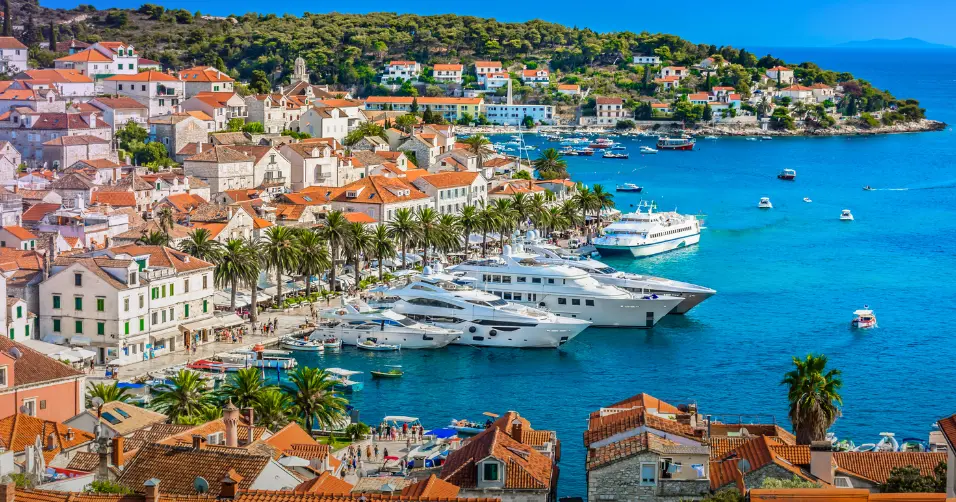 Mediterranean diet emphasizes healthy fats, whole grains, and lean proteins.