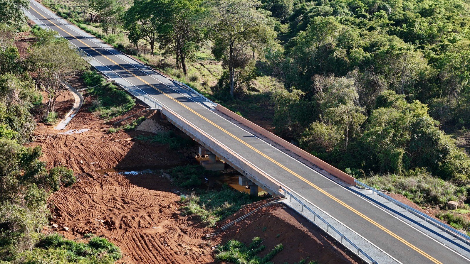 Obras de infraestrutura turbinam gestão Caiado