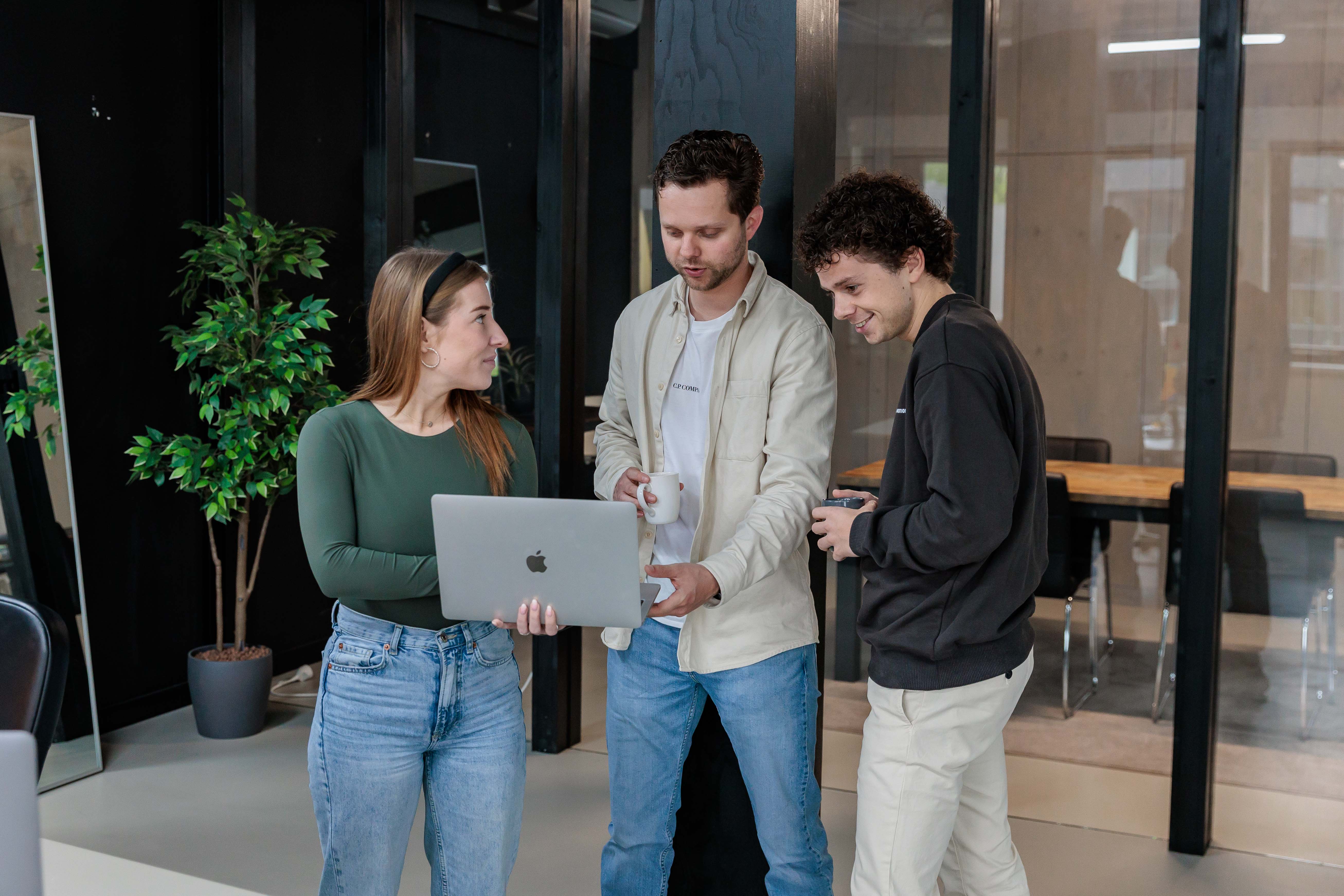 woman showing an iphone