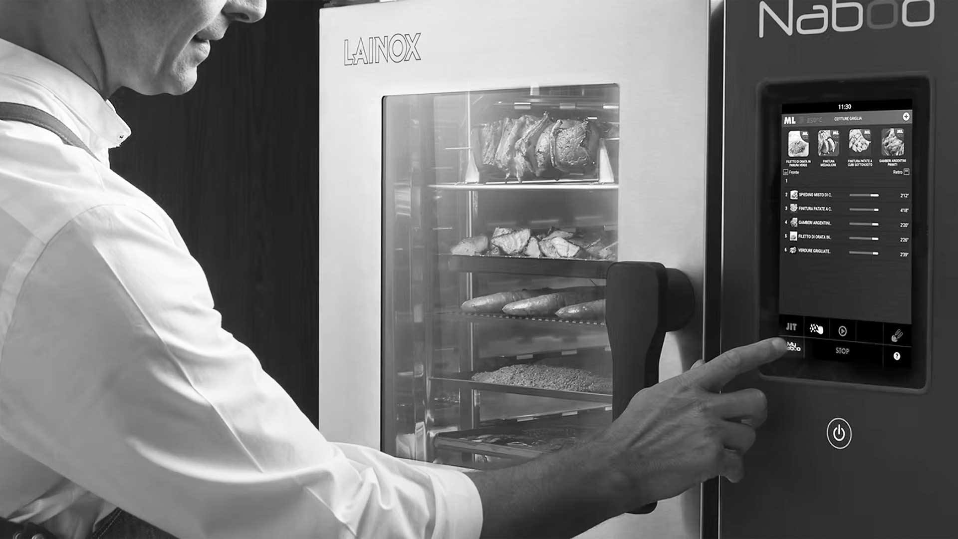 Професійний пароконвектомат з підсвічуванням і різними рівнями страв