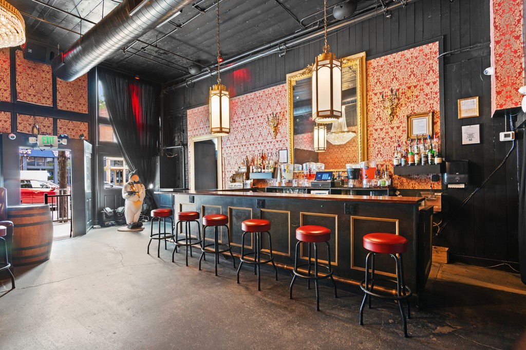Bar photo 2